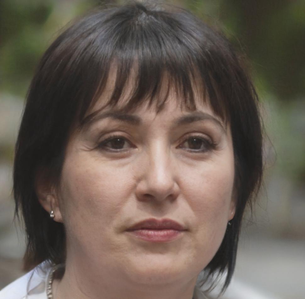 Dr. Helena Marques - Especialista em Gestão de Riscos Financeiros